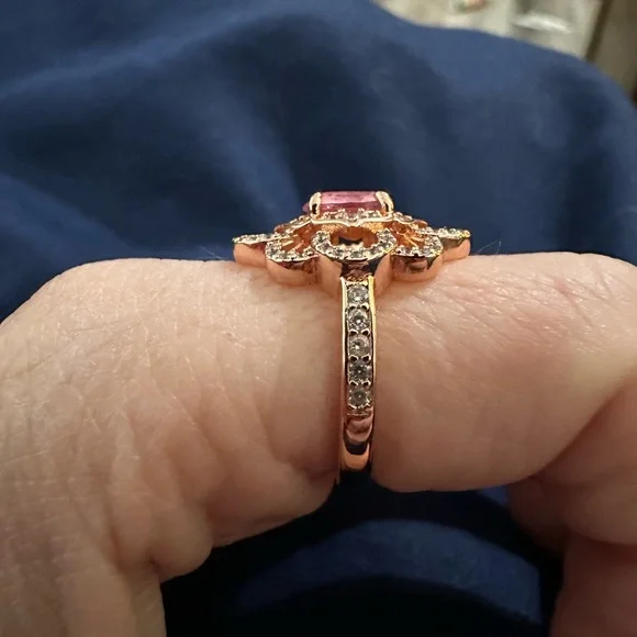 Elegant Pink Gemstone Ring in Rose Gold - Picture 3 of 9